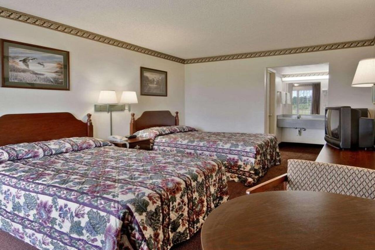 Rodeway Inn Concord Exterior foto